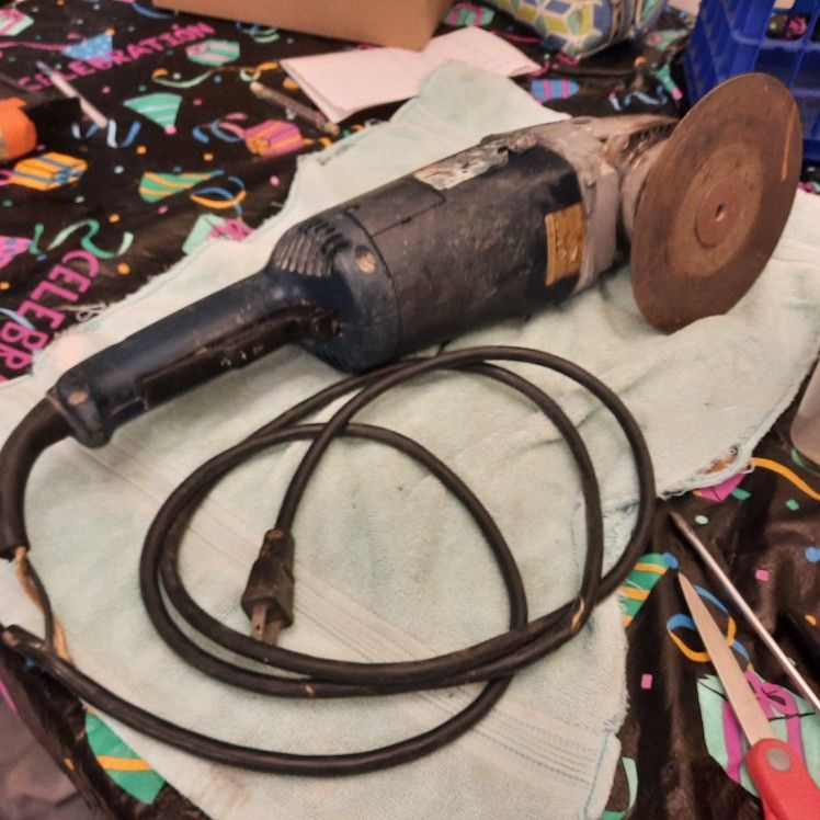 Bosch 7" Angle Grinder No 1752. Works!