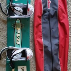 EVO 'MAKE 7-UP YOURS' SNOWBOARD BURTON BINDINGS AND CASE