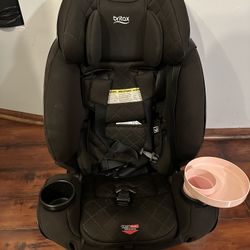 Britax All-in-One Car Seat — Great Condition  (Black Diamond)