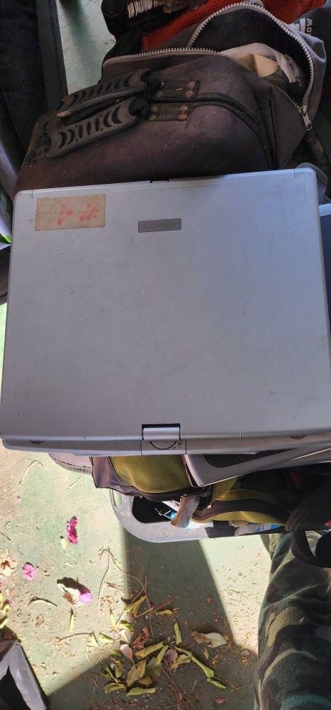 Laptops/ Hp/ Toshiba $20