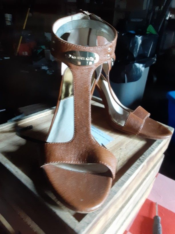 Michael Kors Size 8!!!