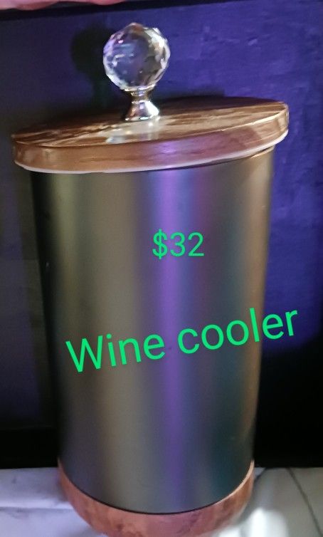 A Cooler With A Lid