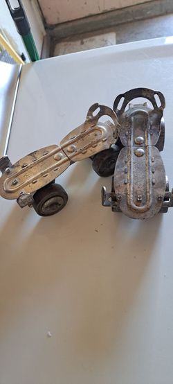 1918 Vintage Metal Adjustable Roller Skates