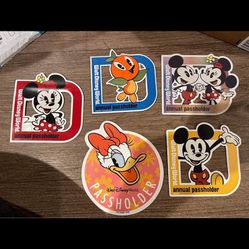 Lot Of 5 Disney Pass holder Magnets 