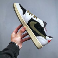 Jordan 1 o Travis Scott Mocha