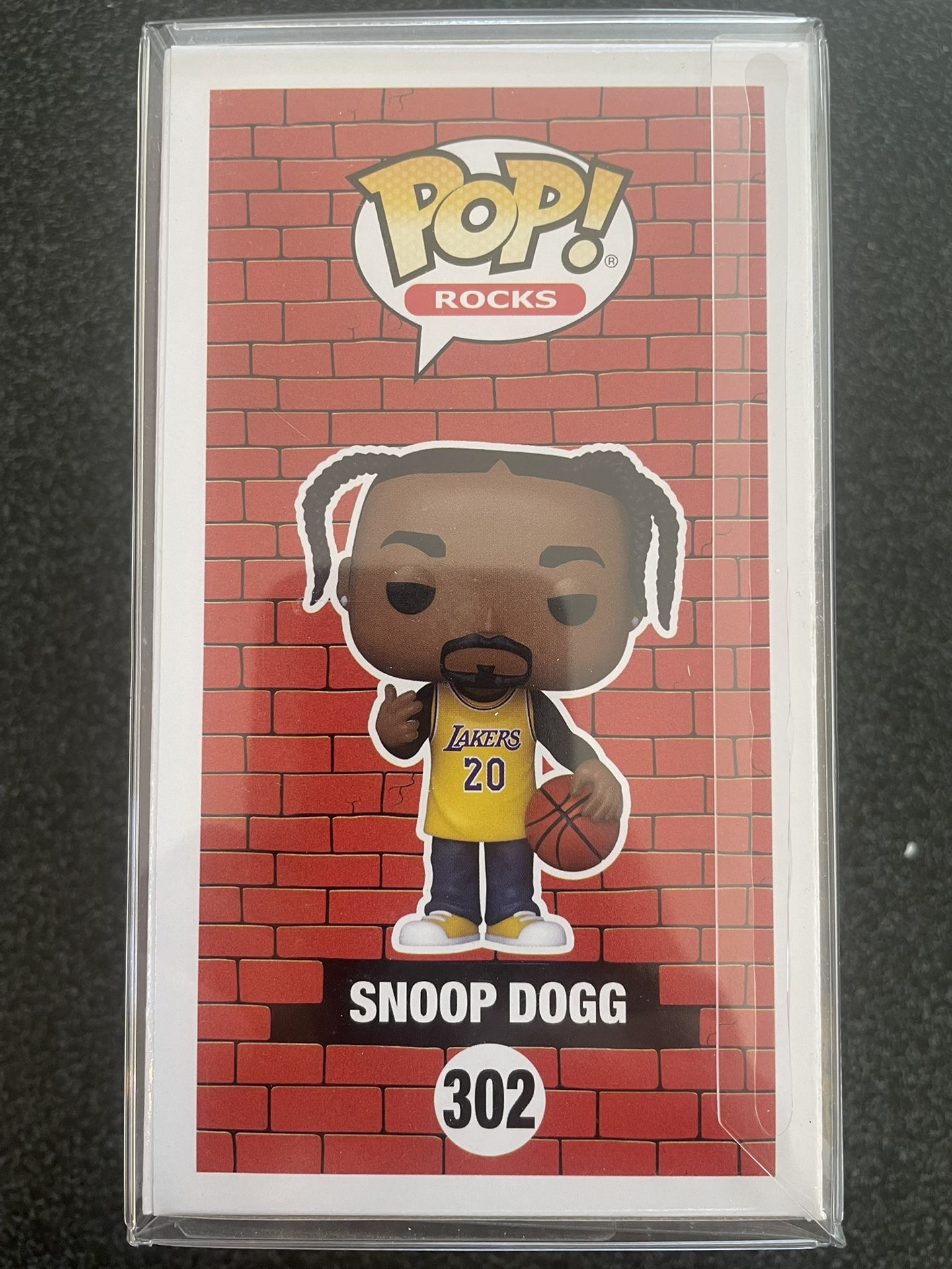 Funko Pop Snoop Dogg #302 Lakers LE 5000 W/ Hard Protector