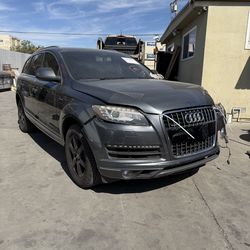 Parting Out! 2015 Audi Q7 For Parts!