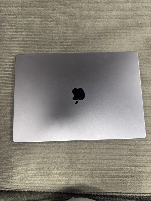 16" APPLE MACBOOK PRO M4 MAX 1TB SSD 36GB RAM 14-CORE 32-CORE GPU SILVER