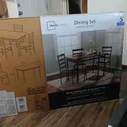 Dining set -Brand New-
