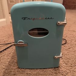 Frigidaire Mini Fridge 