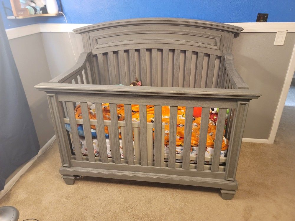 Crib Set, Toddler Bed, Full Bed, Dresser And Changing Tabl