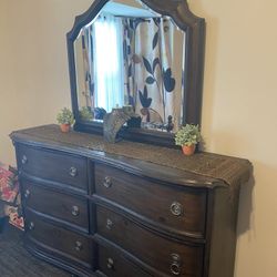 Very  Gorgeous  Dresser with mirror