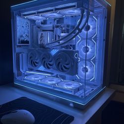 Custom White High-End Gaming PC RTX 5070 / Ryzen 9