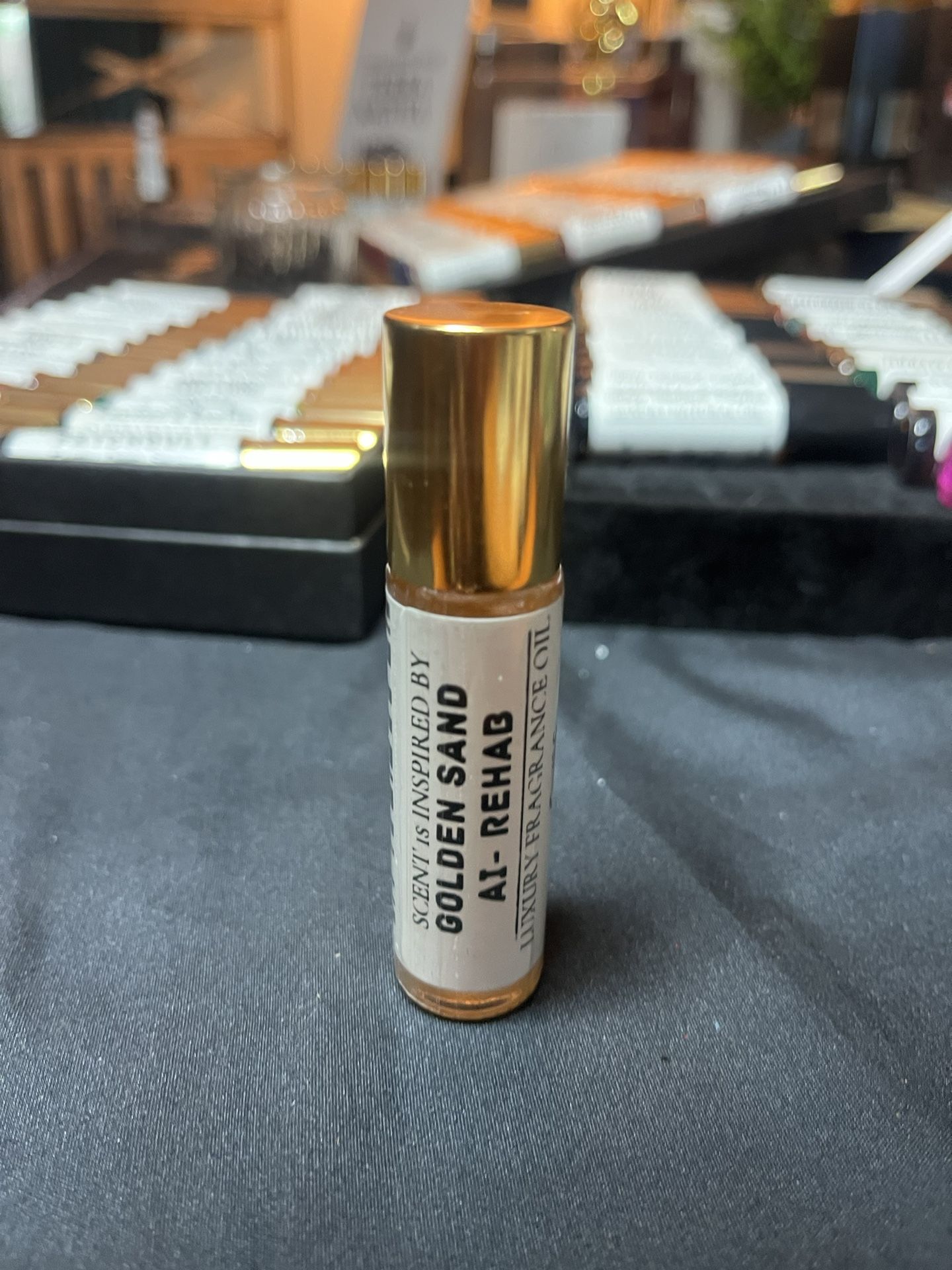 ποΈ Golden Sand Perfume Oil β Warm & Radiant Unisex Scent! ποΈ Pure Perfume Oil | Made in USA πΊπΈ β¨ Description: Bask in the warm, sunlit allure of