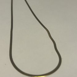 14 Kt  Herringbone Chain 18 In o Mary In Italy 