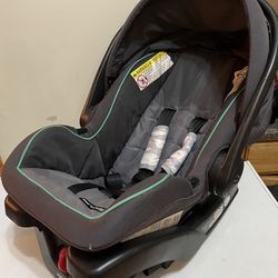 Graco SnugRide® SnugLock® 30 Infant Car Seat with Base