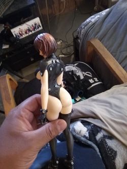 Waifu baddie statue