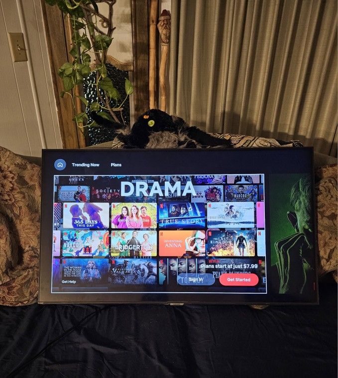 SAMSUNG   36"  SMART COLOR TV