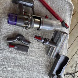 Dyson battery vacuum