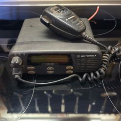 Motorola Cdm1250 Missing One Connector 