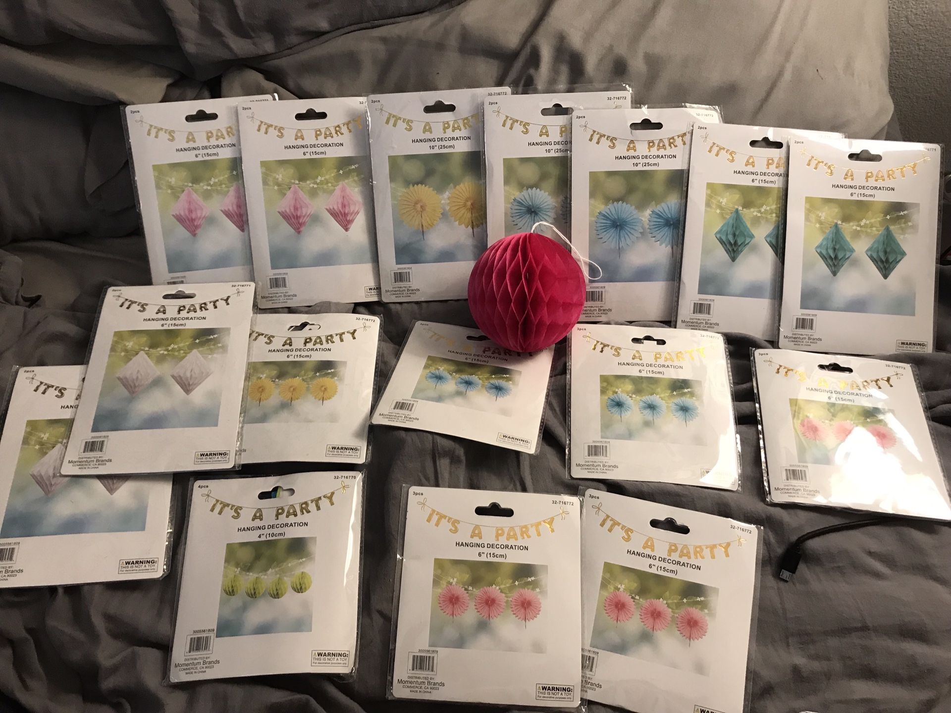 16 packages of party decorations *BRAND NEW*