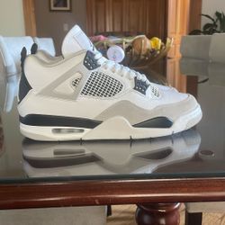Jordan 4 Military Black 