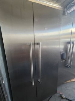42" THERMADOR BUILT IN STAINLESS STEEL REFRIGERATOR