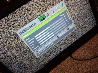 Insignia forty inch flat screen with remote