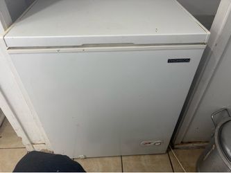 Thomson Chest Freezer White