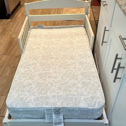 Toddler Bed With Mattres 