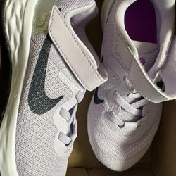 Size 11c girl/ toddler Nike 