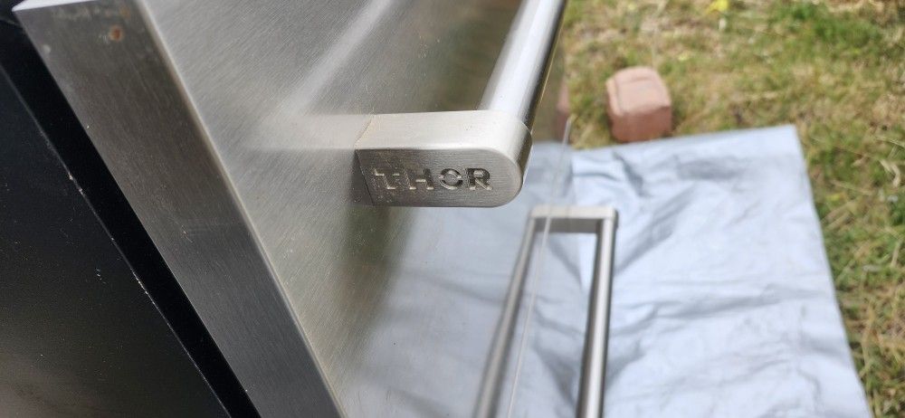 Refrigerator Thor 50