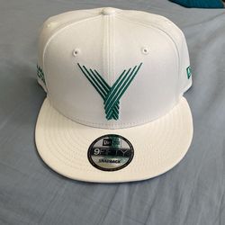 White With Green Stitching Yaamava New Era 9Fifty SnapBack Cap