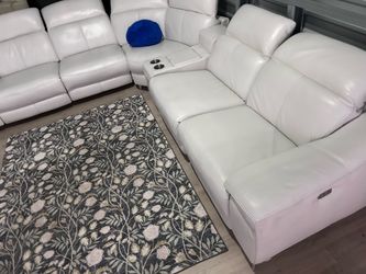 SECTION GENUINE LEATHER RECLINER ELECTRIC ⚡️ WHITE COLOR.. ✅🚛DELIVERY SERVICE AVAILABLE ✅🚛