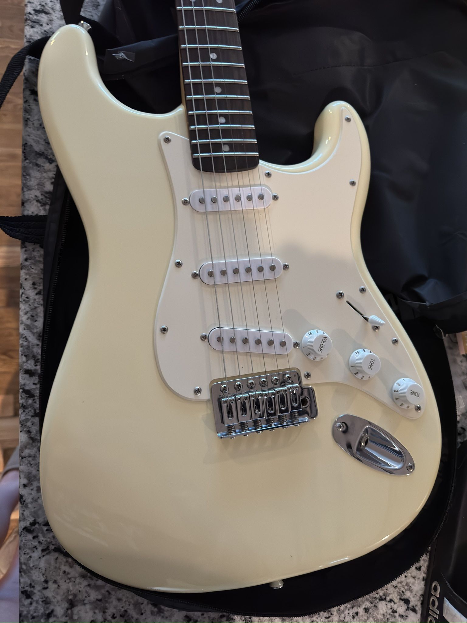 Squier Affinity Stratocaster Solid Body Electric Guitar