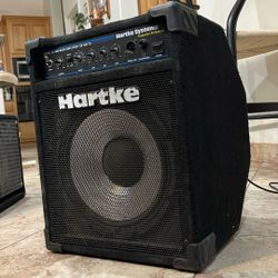 Hartke Model HS1200 120W Bass Amplifier With Kickback 12 Speaker