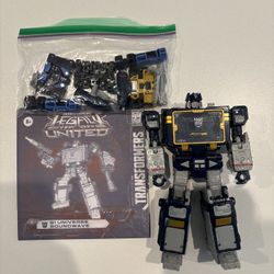 Transformers Legacy United Leader Class Soundwave Great Condition