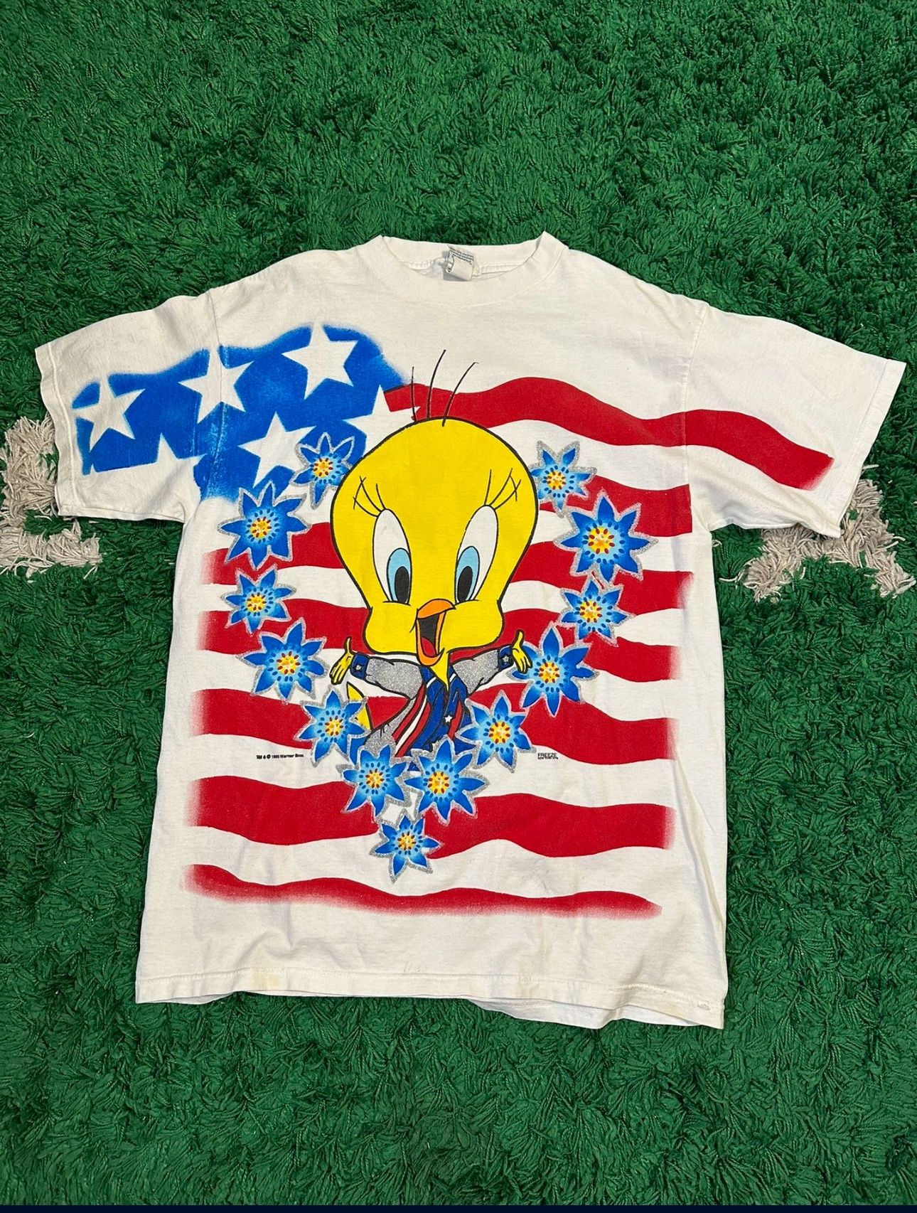 Looney Tunes Tweety Bird Vintage Tee Size Large