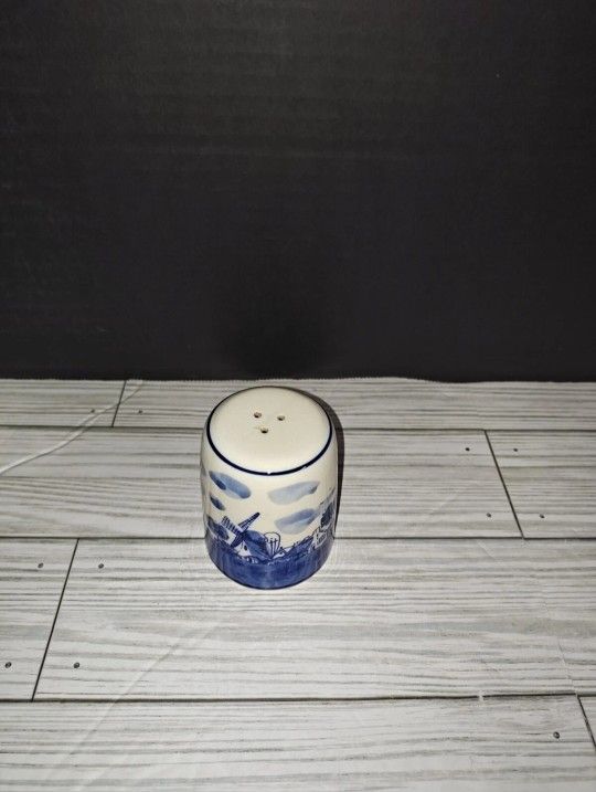 Delft Blue Country Scene Salt Shaker Holland Hand-Painted Vintage D.A.C
