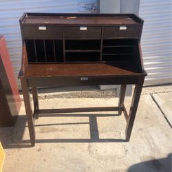 Desk For Front Room Mail Or Whatever And Lap Top Plus Has Little Drawers Needs To H Up A Few Little Scratches 125.00$ Or Best Offer Real Wood Too