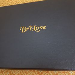 Brand New Woman, Jewelry