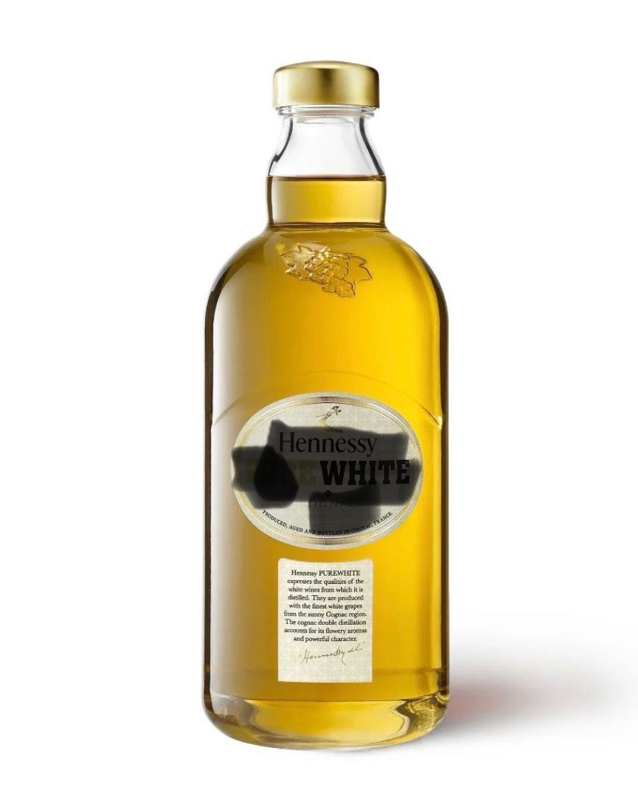 Collectible Glass Bottle – Sealed Display Item (Rare)