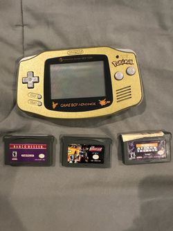 Pokemon center GBA W/ 3 games