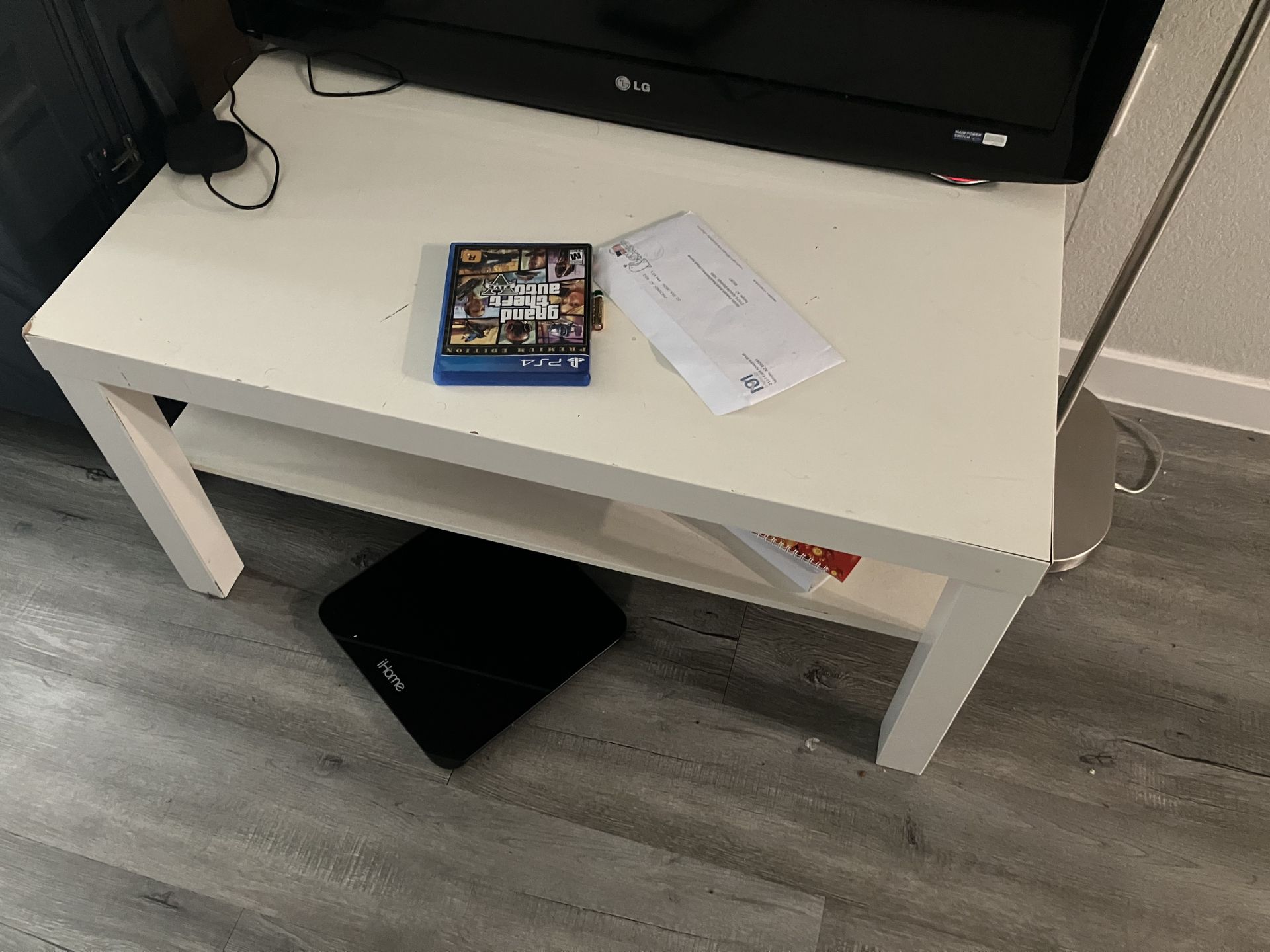 Tv stand