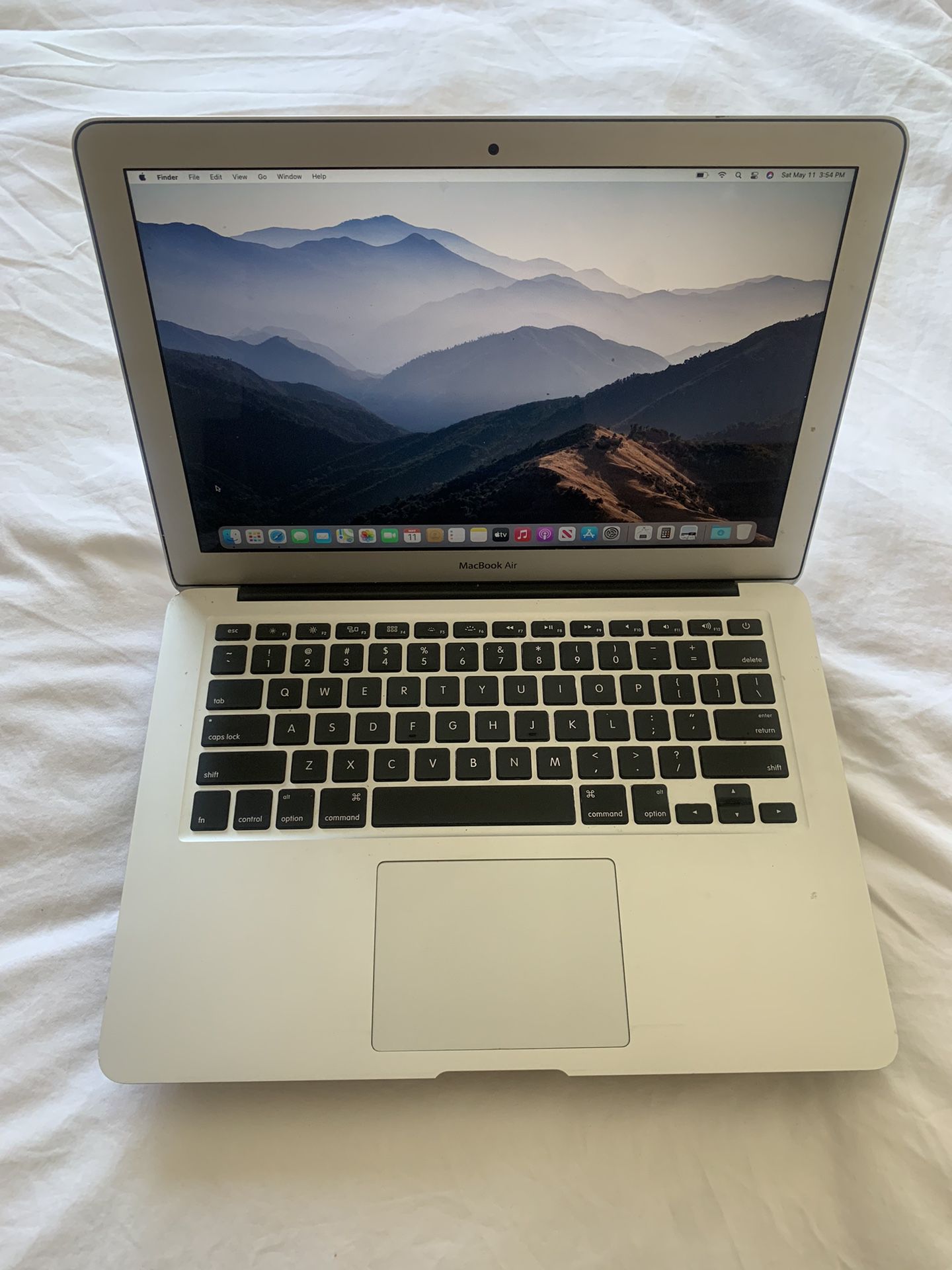 MacBook Air 13 Inch 2014 & Laptop Bag