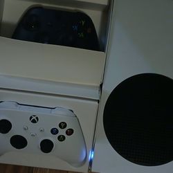 Xbox Series +2 Controllers