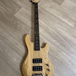 G & L Tribute L-2000  Bass