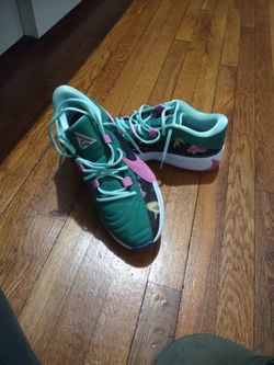 Giannis Antetokounmpo sneakers
11.5
