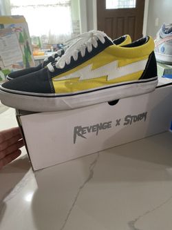 Yellow revenge Storm. Size 12. Used. 7/10. 