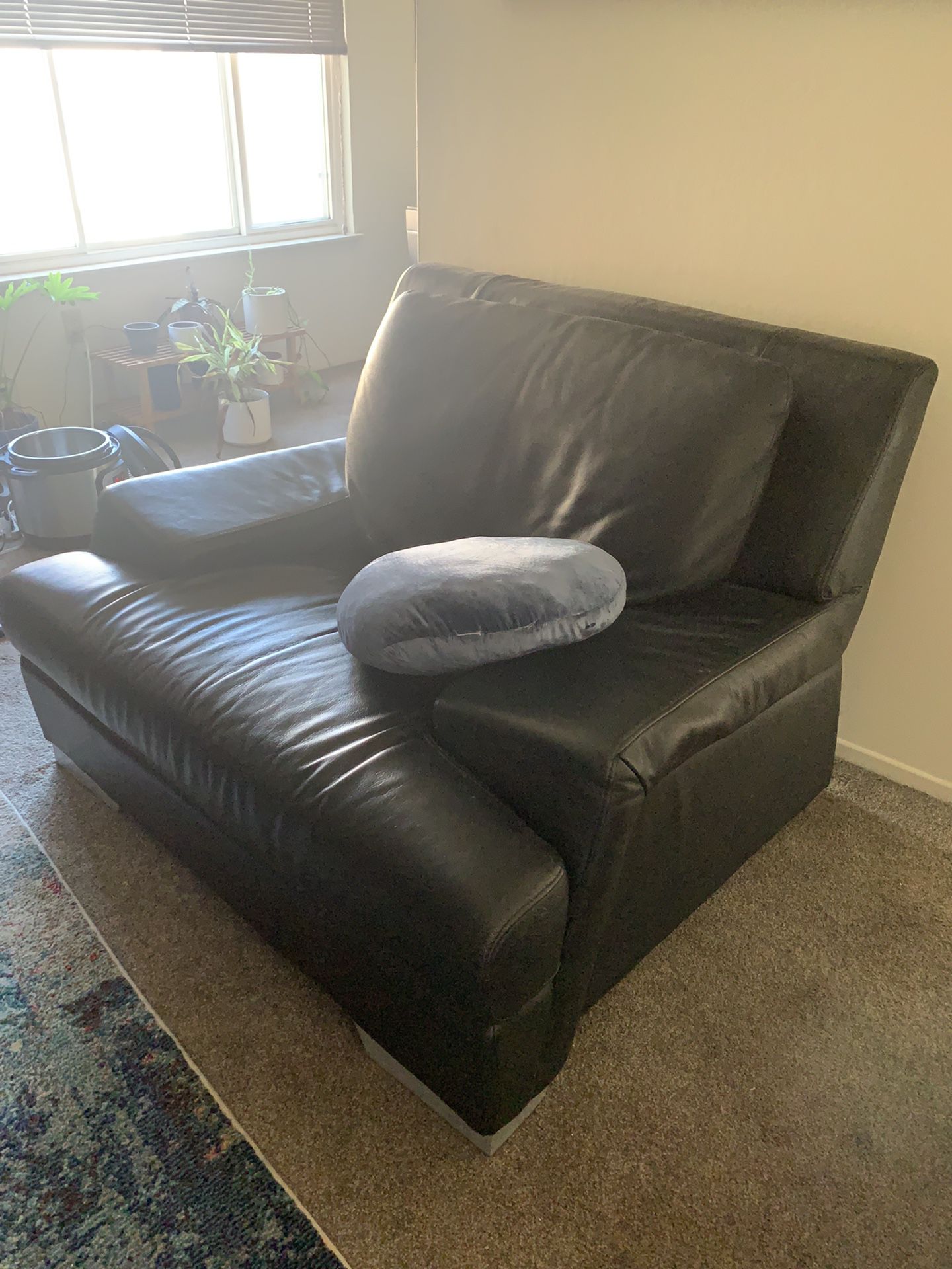 Modern leather Armchair 